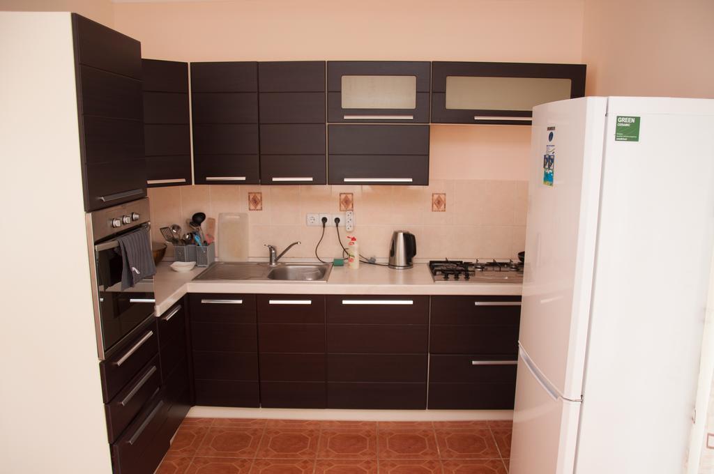 Almaty Backpackers Hostel Exterior photo