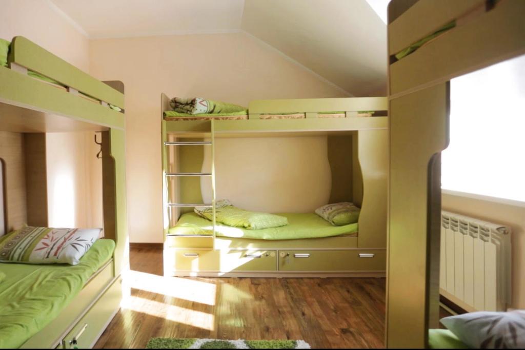 Almaty Backpackers Hostel Exterior photo