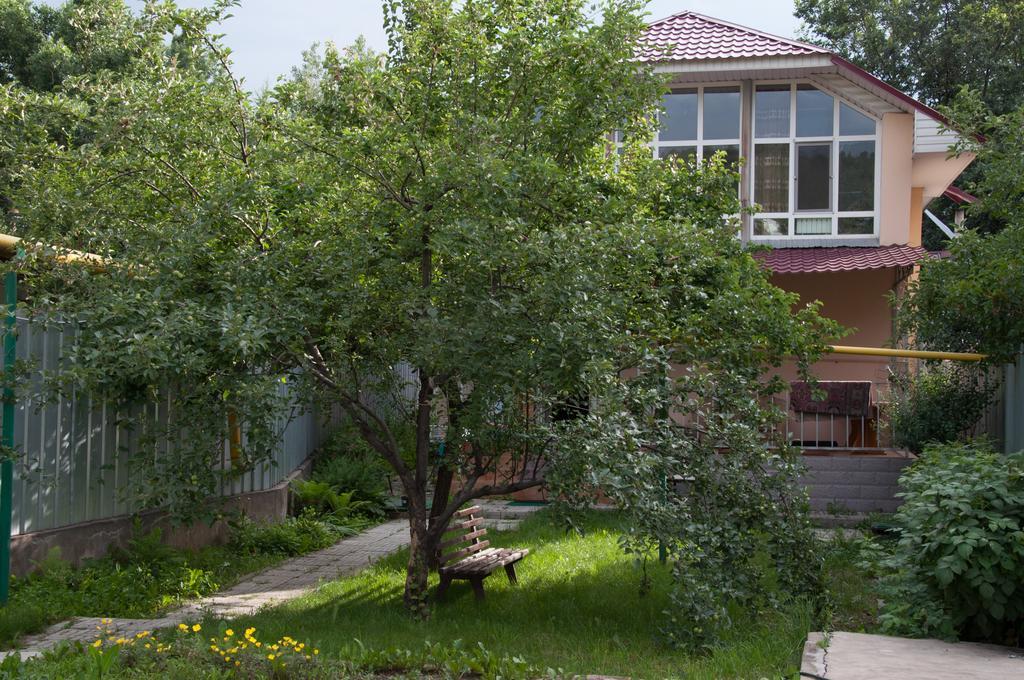 Almaty Backpackers Hostel Exterior photo