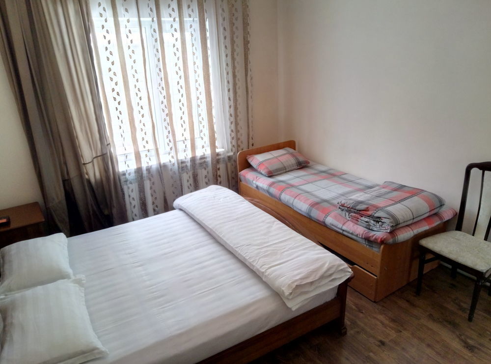 Almaty Backpackers Hostel Exterior photo