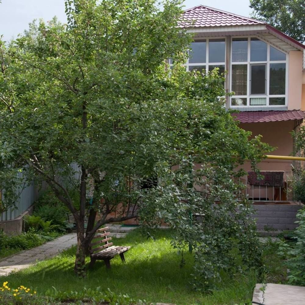 Almaty Backpackers Hostel Exterior photo